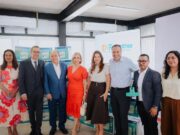 Impulsan Patty Ruibal y Toño Astiazarán autoempleo al otorgar 100 máquinas de coser donadas por la empresa Brother