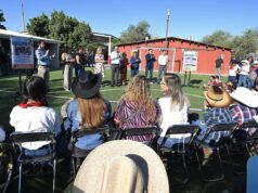Hace equipo Toño Astiazarán con comunidad escolar para construir cancha de futbol