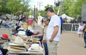 Reiteran llamado a comerciantes a tramitar permisos para Fiestas del Pitic 2026