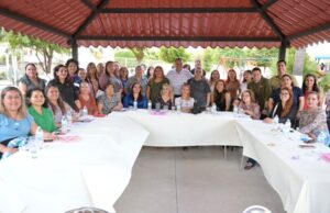 Entrega Toño Astiazarán modernización de parque en Urbi Villa del Rey en beneficio de familias del sector