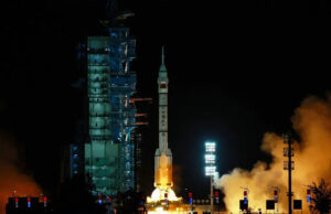 China envía por un año al espacio a astronauta en su camino a la Luna