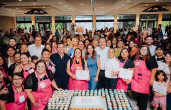 Apoya Toño Astiazarán a más de 300 mujeres emprendedoras con Maxi Apoyo