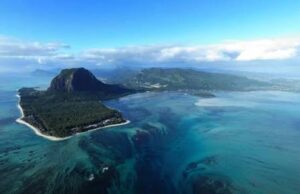 ¿Sabías que existe una cascada bajo el mar?