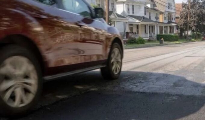 De baches a publicidad: la ingeniosa campaña de Domino’s que convirtió un problema urbano en una estrategia de marketing viral