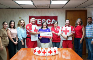 Comunidad educativa de Itesca apoya con donativo a la Cruz Roja