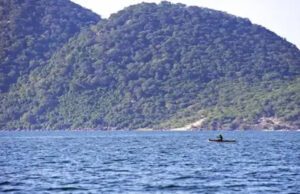 Científicos exploran uno de los lagos más profundos de África y descubren una criatura que sobrevive donde escasea el oxígeno