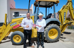 Gobernador Durazo acerca gobierno, becas y apoyos a comunidades del noroeste de Sonora