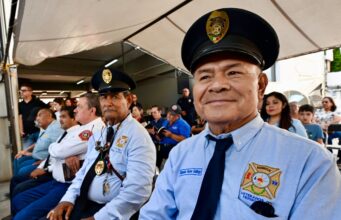 Reconoce Toño Astiazarán a fundadores del Departamento de Bomberos por su labor a favor de hermosillenses