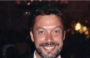 Muere a los 80 años Tim Curry, actor que convirtió a sus personajes en clásicos de culto