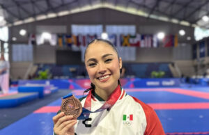 Karateca sonorense Pamela Contreras logra bronce en jata por equipos en JCC