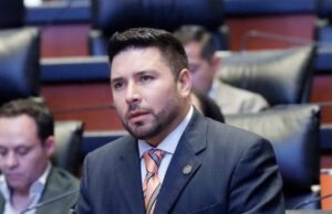 Impulsa Ivan Jaimes creación del Instituto Nacional de Becas y Crédito Educativo para estudiantes sobresalientes