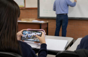 Promueve Salud Sonora uso responsable de celulares para cuidar la salud mental de niñas y niños