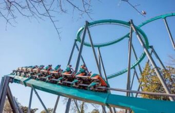 Muere un trabajador escolar en accidente en la montaña rusa Goliath; cierran atracciones similares por precaución
