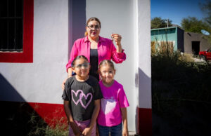 Beneficia Gobierno de Sonora a familias de Magdalena de Kino con programa de vivienda