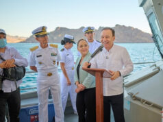 Gobernador Durazo reúne al sector turístico nacional y fortalece Sistema Arrecifal con hundimiento de ex buque